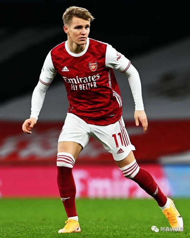 骆歆cos水晶玫瑰凯特琳，拍照当天身体不适，网友：再次理解记得