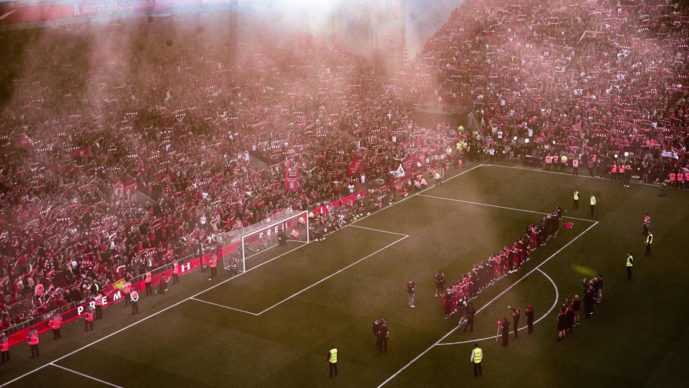 遭遇两连平 大巴黎让出榜首