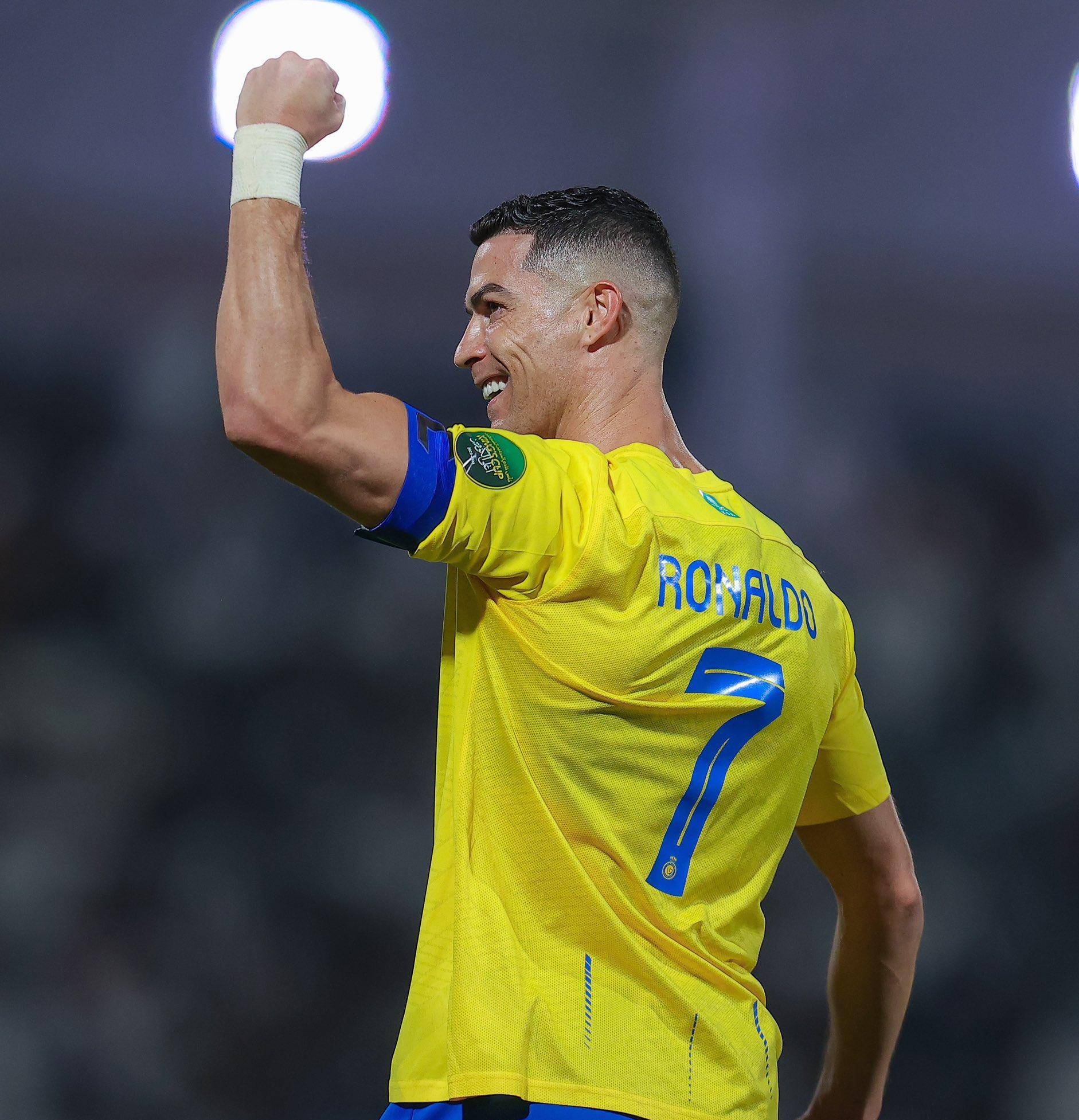 BLG被TES横扫击败，海外网友集体发声，赶紧把jiejie签约过来